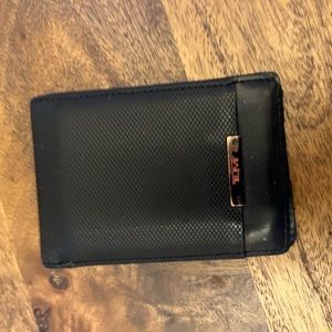 Tumi Men’s Bifold Wallet